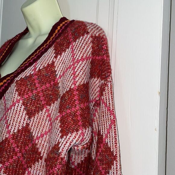 NWT Listicle maroon, pink & orange V neck argyle oversized sweater - Picture 4 of 9